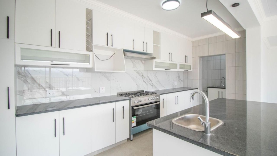 3 Bedroom Property for Sale in Fraaiuitsig Western Cape